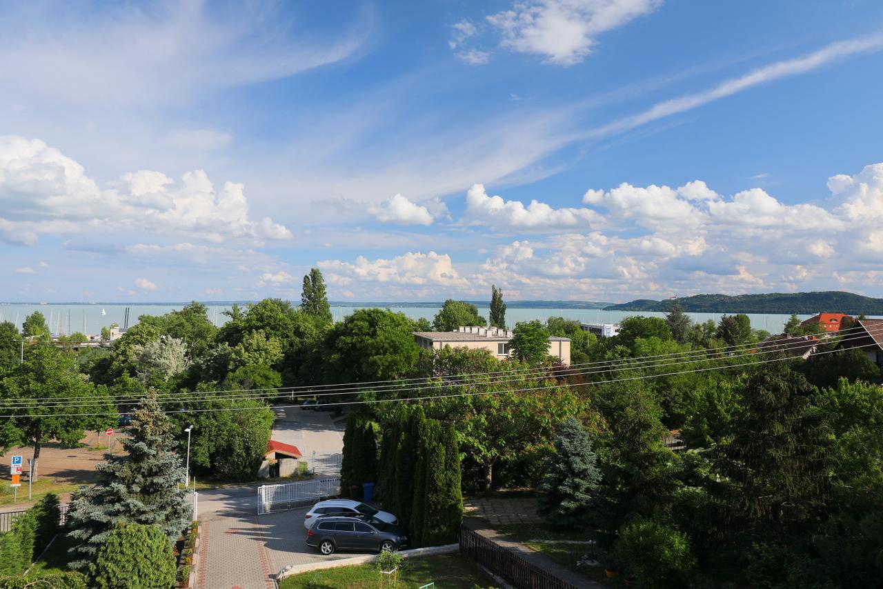 Balkon Apartmanhaz Panzio Balatonfüred Exterior foto